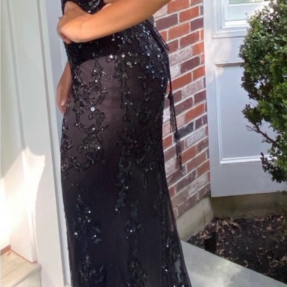 Sherrie Hill black Prom dress 54329 Beaded gown with deep 
V-neckline Sz2 Black - Picture 5 of 16